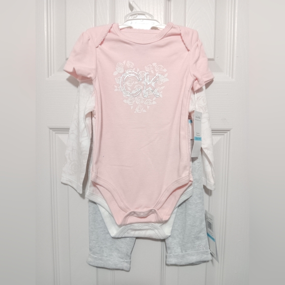 3pc Calvin Klein baby pink short & long sleeve bodysuitwith grey pants Size:3/6M - Picture 13 of 15